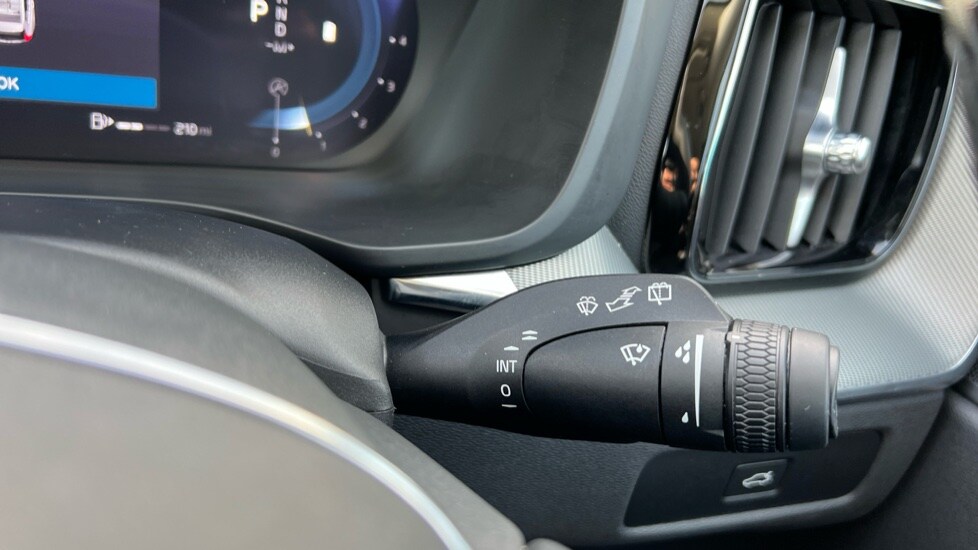 Used Volvo XC60 2024 for sale - 76276537: Photo 30