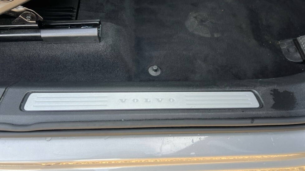 Used Volvo XC60 2024 for sale - 76276537: Photo 43