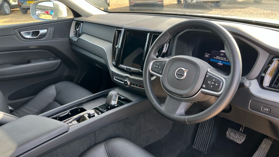 Used Volvo XC60 2024 for sale - 76276537: Photo 5