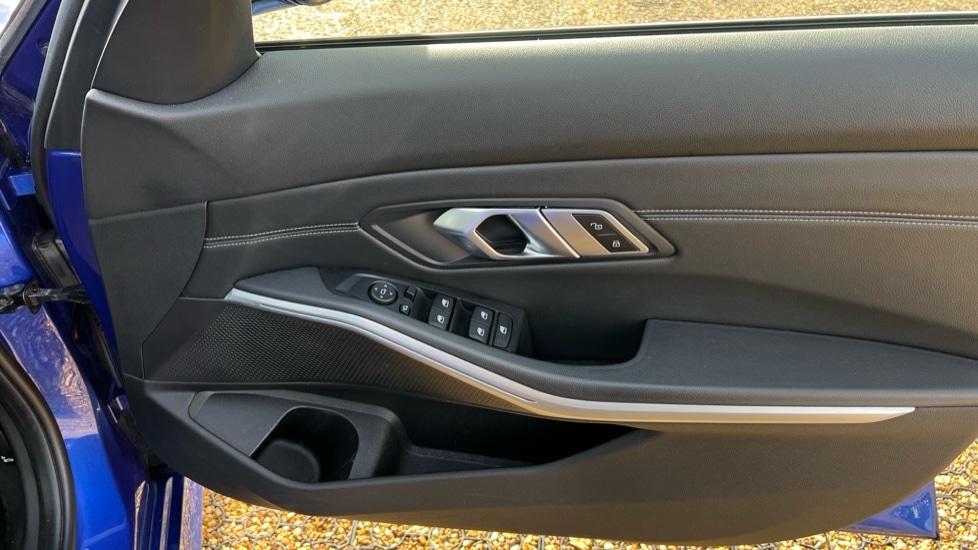 Used BMW 3 Series 2019 for sale - 76528877: Photo 30