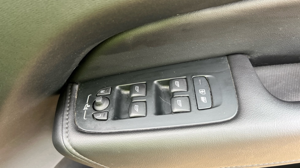 Used Volvo XC60 2022 for sale - 76328358: Photo 33