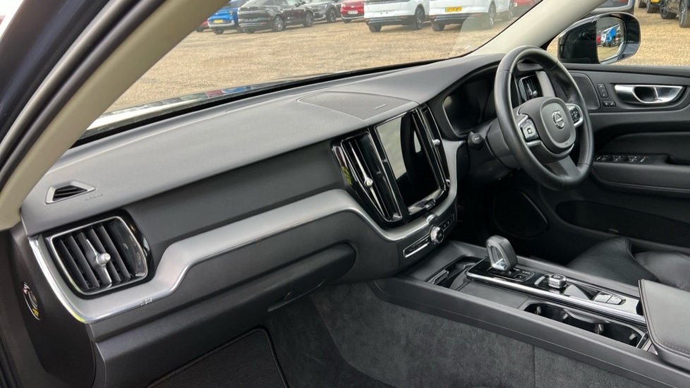 Used Volvo XC60 2022 for sale - 76328358: Photo 4