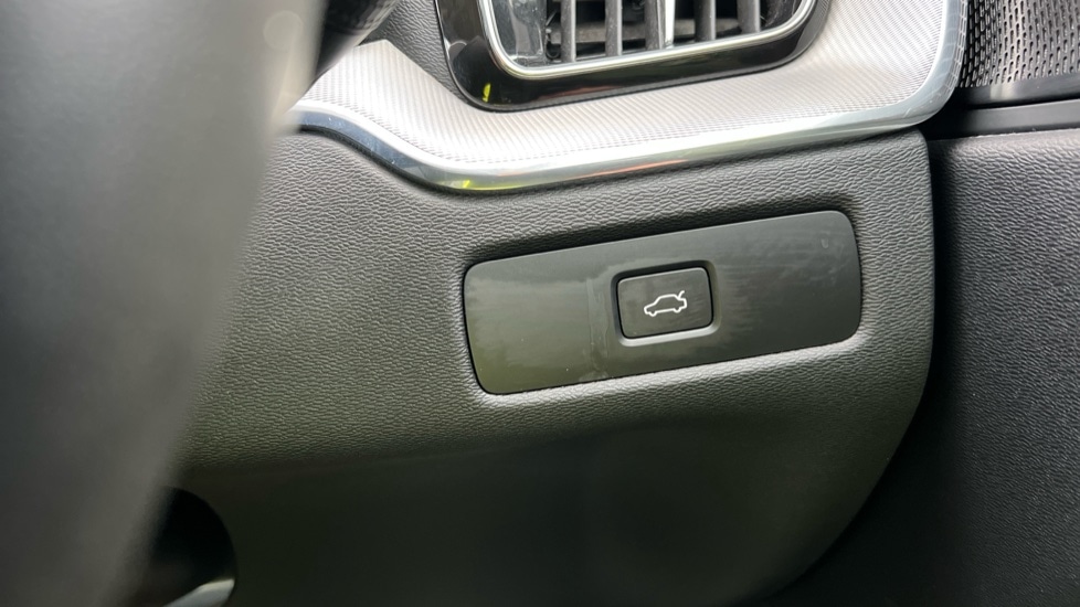 Used Volvo XC60 2022 for sale - 76328358: Photo 45