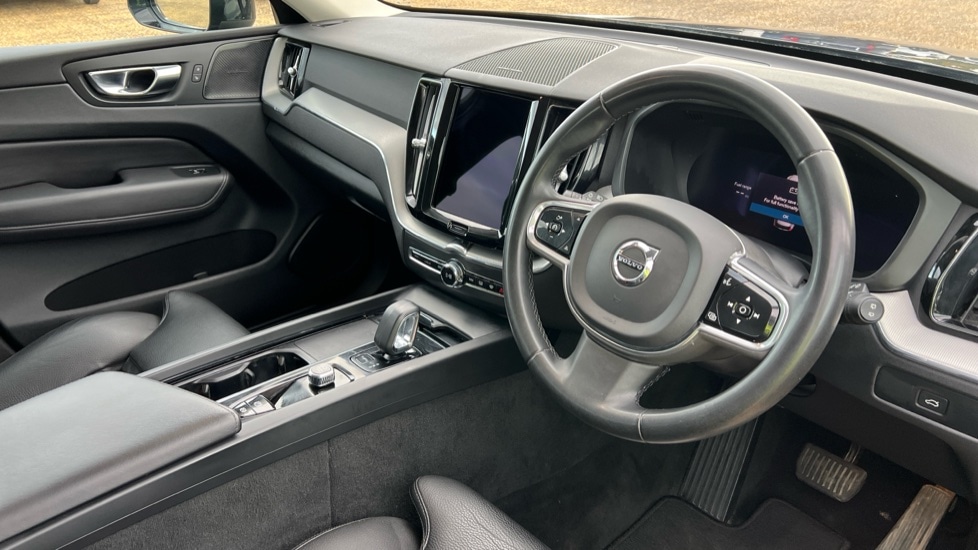 Used Volvo XC60 2022 for sale - 76328358: Photo 5