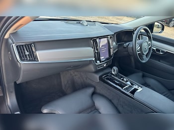 Used Volvo V90 2024 for sale - 76660729: Photo