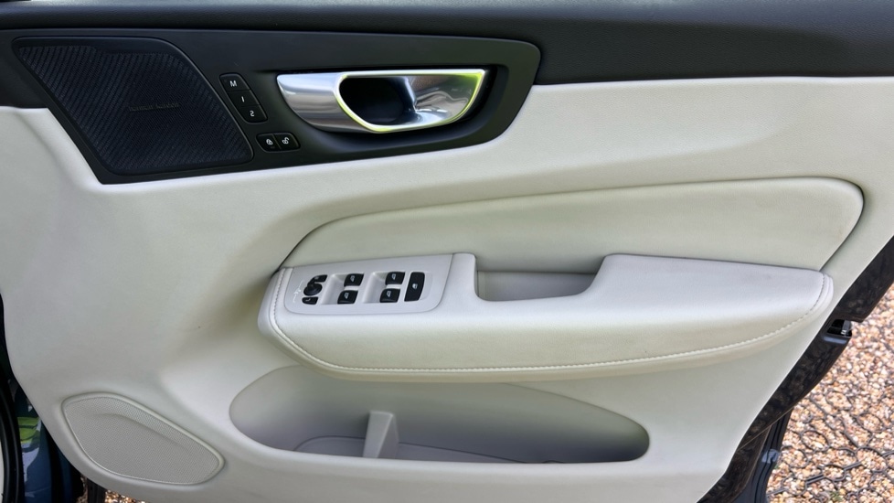 Used Volvo XC60 2021 for sale - 76672600: Photo 15