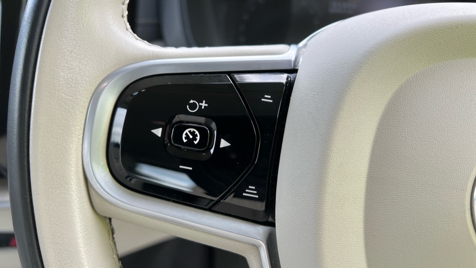 Used Volvo XC60 2021 for sale - 76672600: Photo 18