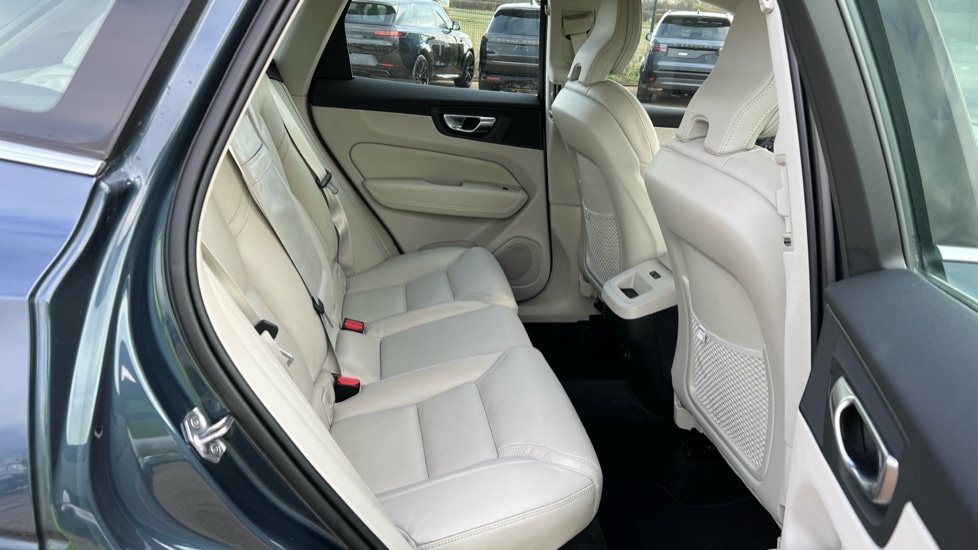 Used Volvo XC60 2021 for sale - 76672600: Photo 38