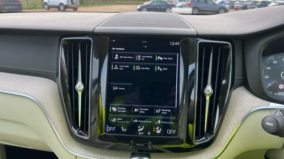 Used Volvo XC60 2021 for sale - 76672600: Photo 40