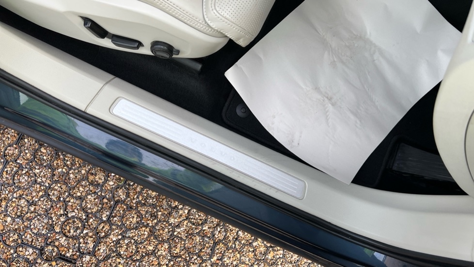 Used Volvo XC60 2021 for sale - 76672600: Photo 43