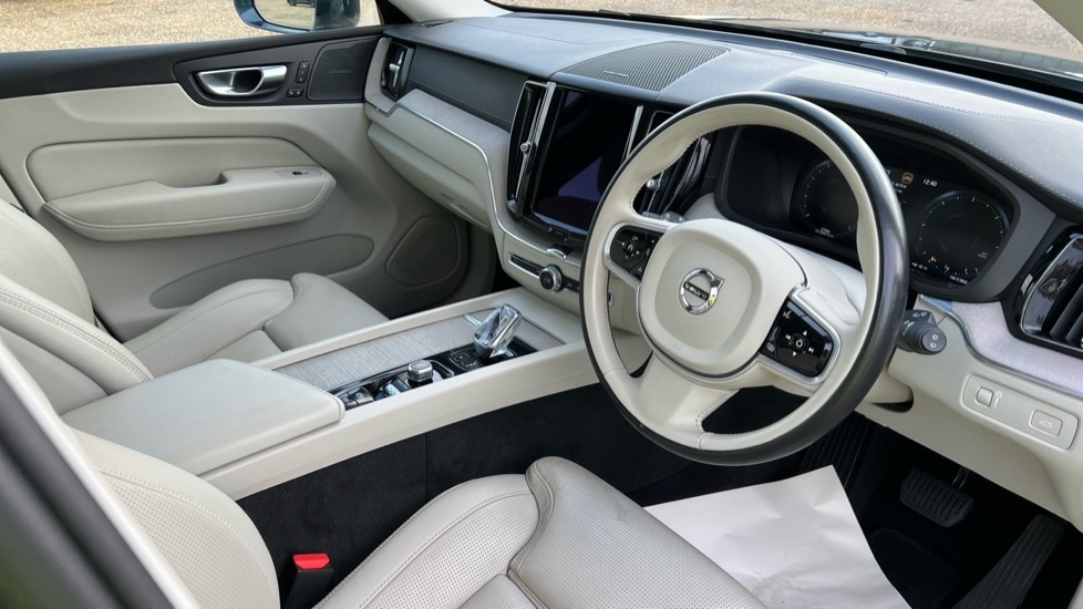 Used Volvo XC60 2021 for sale - 76672600: Photo 5