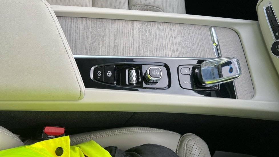 Used Volvo XC60 2021 for sale - 76672600: Photo 53