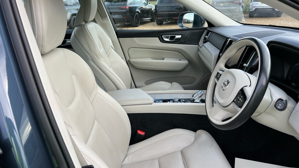 Used Volvo XC60 2021 for sale - 76672600: Photo 9