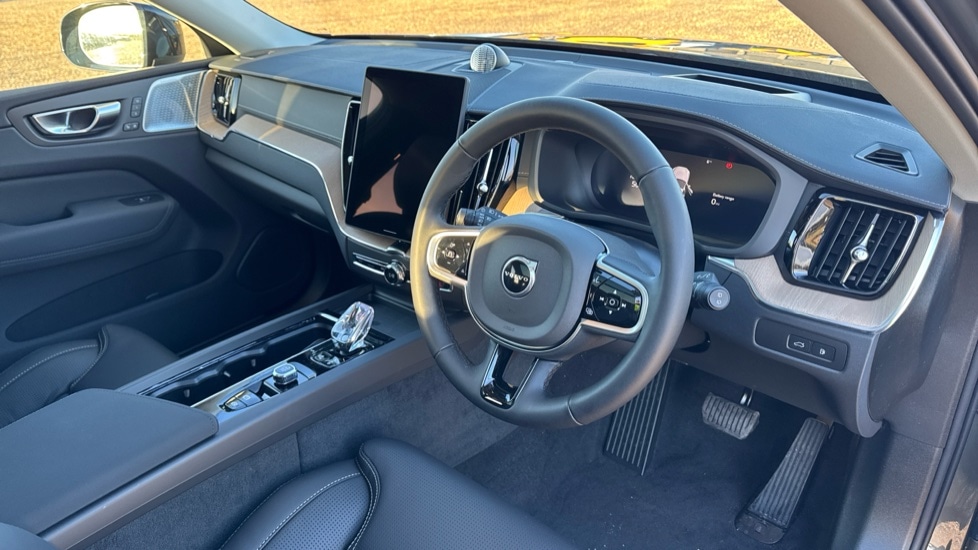 Used Volvo XC60 2025 for sale - 77075693: Photo 5