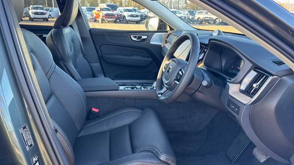 Used Volvo XC60 2025 for sale - 77075693: Photo 9