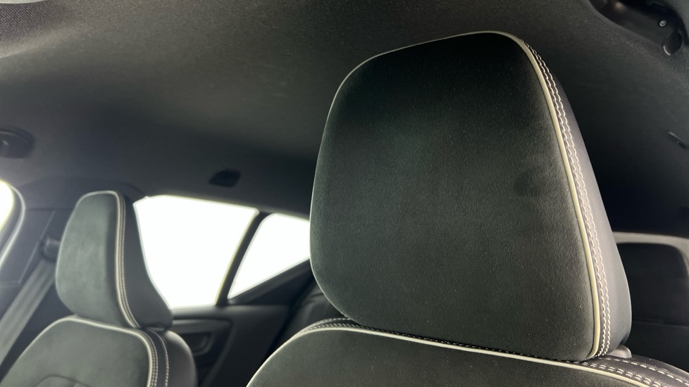 Used Volvo XC40 2021 for sale - 76647878: Photo 11