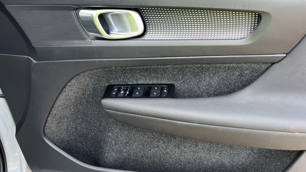 Used Volvo XC40 2022 for sale - 76575170: Photo 15