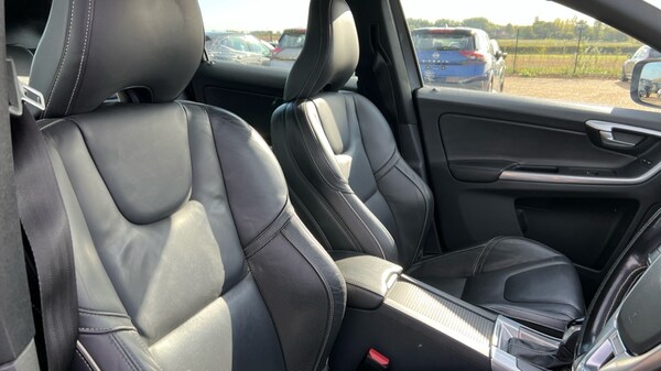 Used Volvo XC60 2016 for sale - 76229165: Photo 9