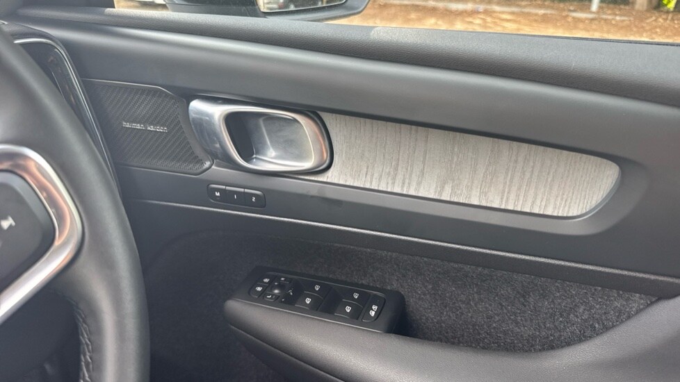 Used Volvo XC40 2025 for sale - 75591062: Photo 15