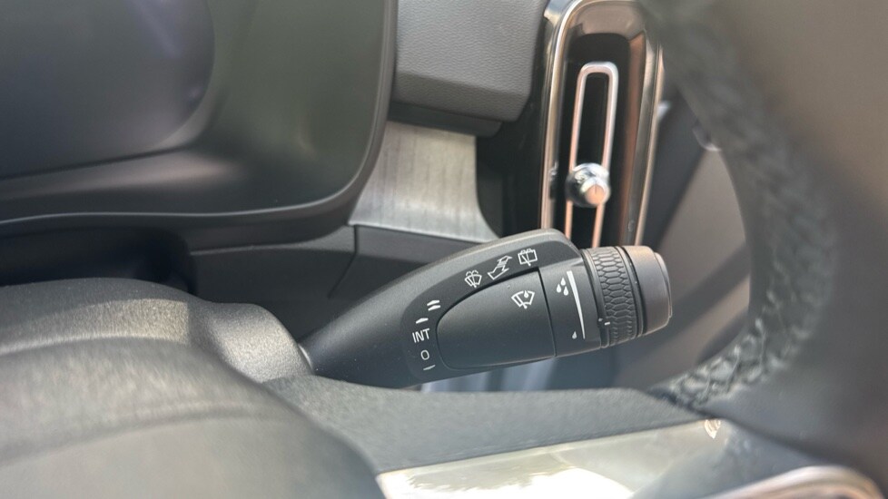 Used Volvo XC40 2025 for sale - 75591062: Photo 30