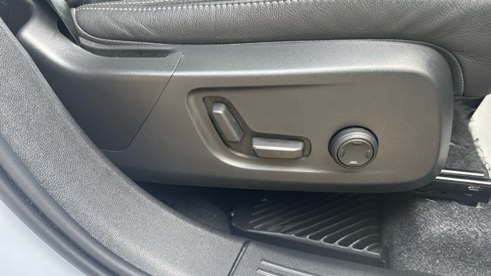 Used Volvo XC40 2025 for sale - 75591062: Photo 32