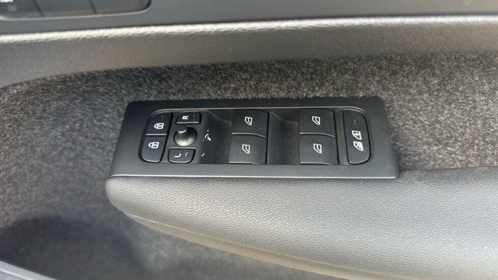 Used Volvo XC40 2025 for sale - 75591062: Photo 33