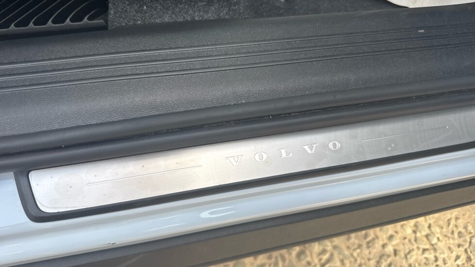 Used Volvo XC40 2025 for sale - 75591062: Photo 43