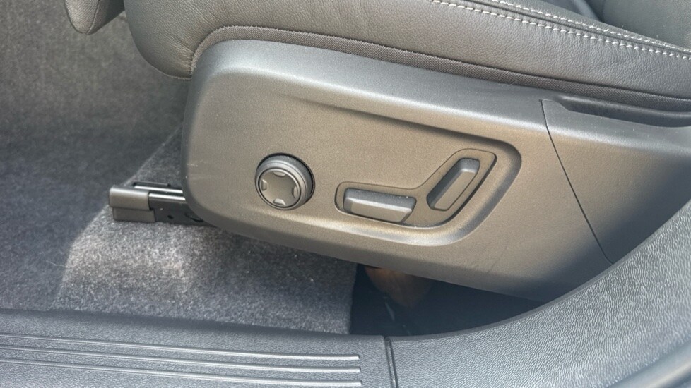 Used Volvo XC40 2025 for sale - 75591062: Photo 52