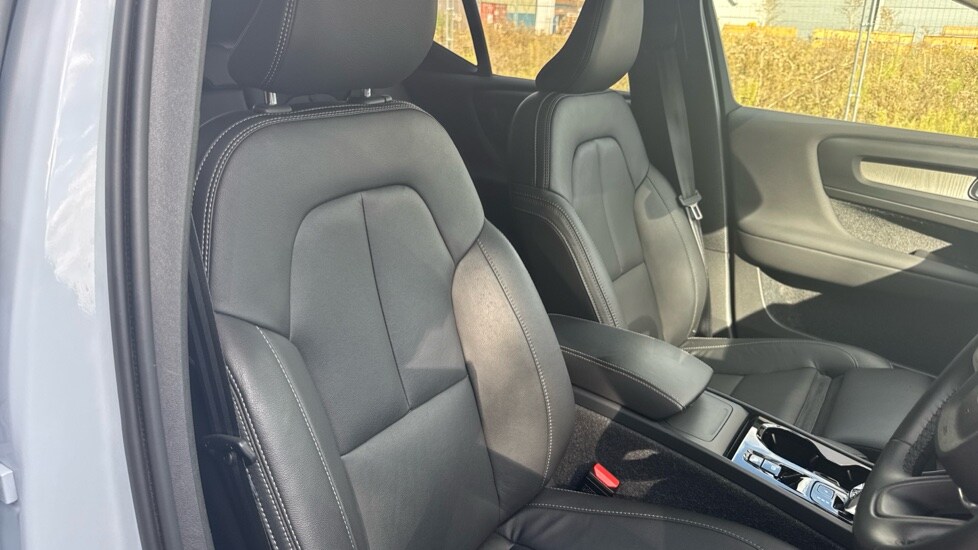 Used Volvo XC40 2025 for sale - 75591062: Photo 9