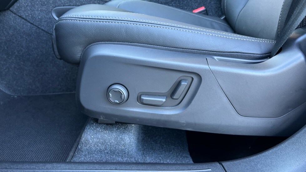 Used Volvo XC40 2024 for sale - 75751306: Photo 32