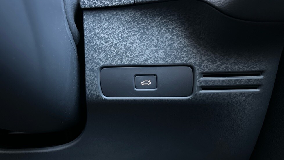 Used Volvo XC40 2024 for sale - 75751306: Photo 47