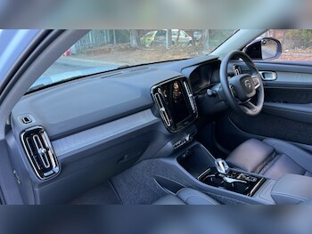 Used Volvo XC40 2024 for sale - 75751306: Photo 4