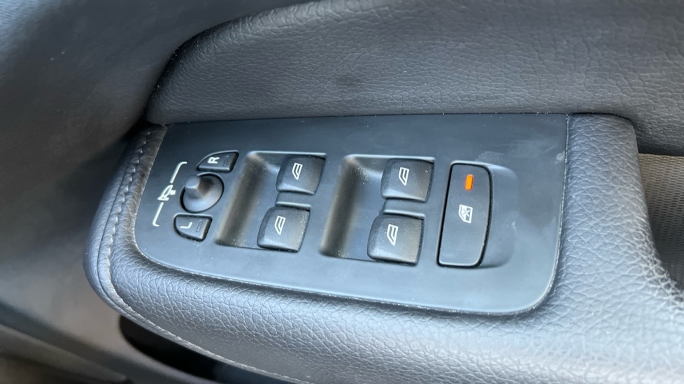 Used Volvo XC60 2020 for sale - 76014923: Photo 33