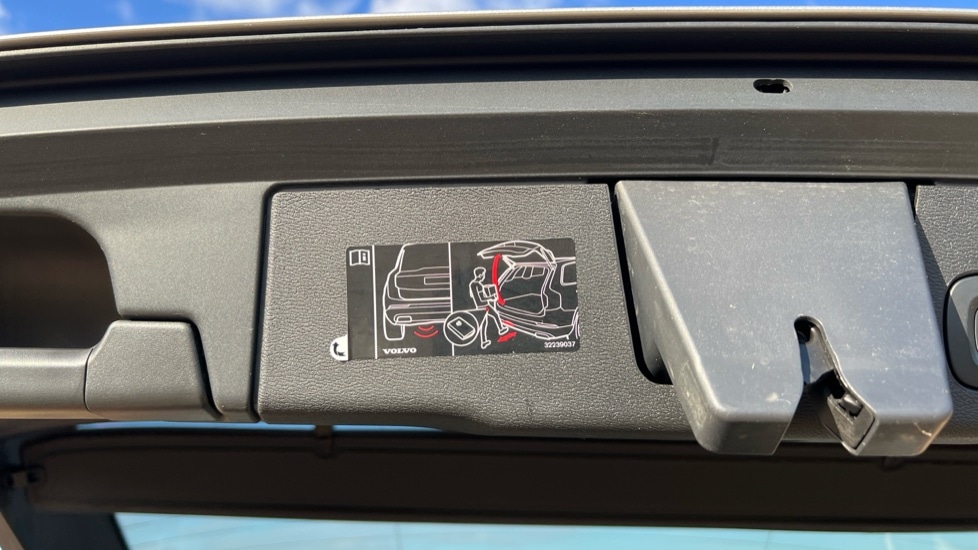 Used Volvo XC60 2020 for sale - 76014923: Photo 45
