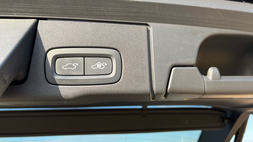 Used Volvo XC60 2020 for sale - 76014923: Photo 46