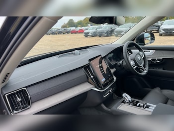 Used Volvo XC90 2025 for sale - 76116999: Photo