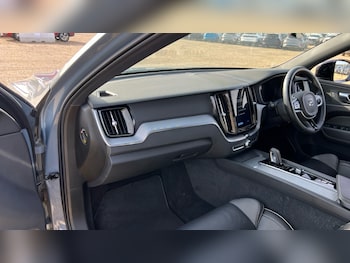 Used Volvo XC60 2021 for sale - 76384536: Photo