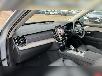 Used Volvo XC90 2025 for sale - 76400842: Photo