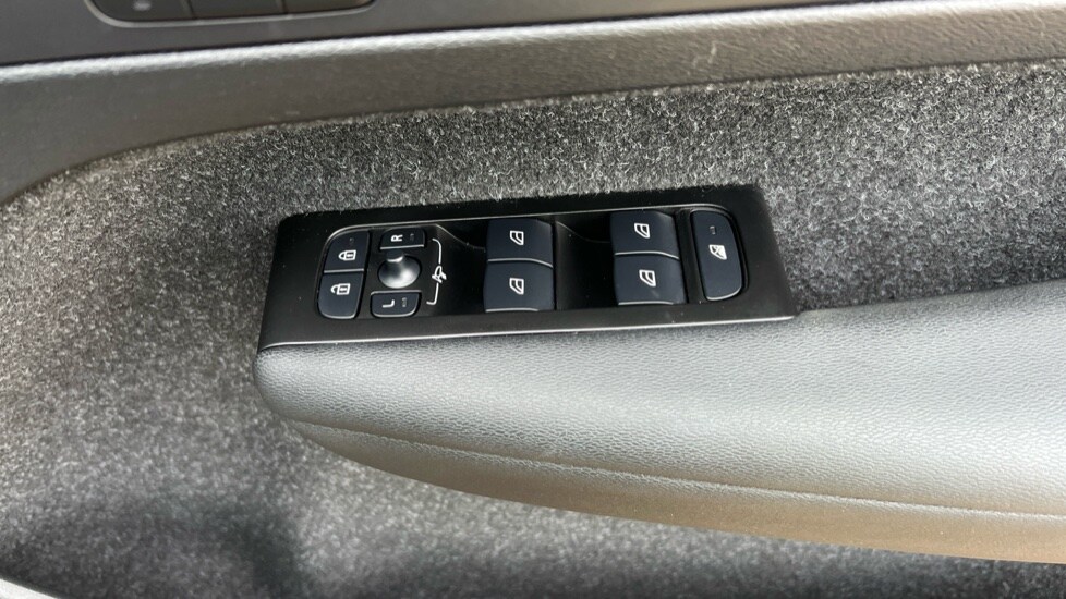 Used Volvo XC40 2021 for sale - 77021877: Photo 33