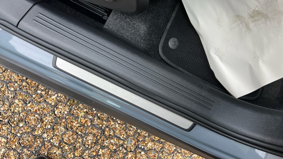 Used Volvo XC40 2021 for sale - 77021877: Photo 43