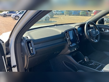 Used Volvo XC40 2020 for sale - 76074442: Photo