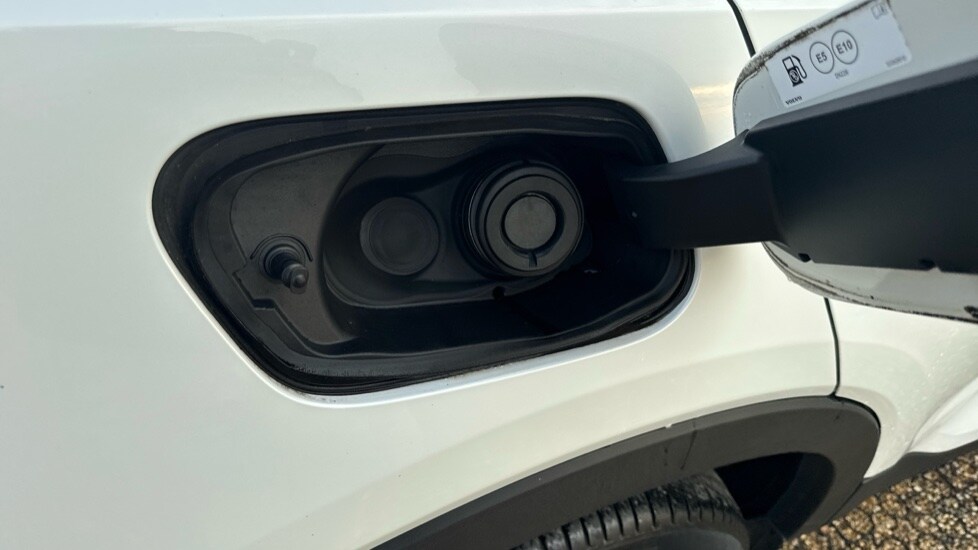 Used Volvo XC40 2021 for sale - 76999338: Photo 42