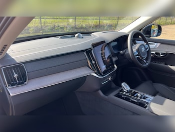 Used Volvo XC90 2025 for sale - 76731437: Photo