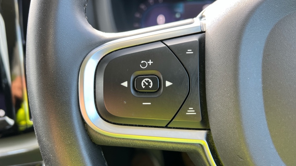 Used Volvo XC60 2023 for sale - 76552394: Photo 18