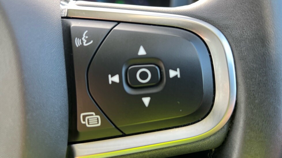 Used Volvo XC60 2023 for sale - 76552394: Photo 19