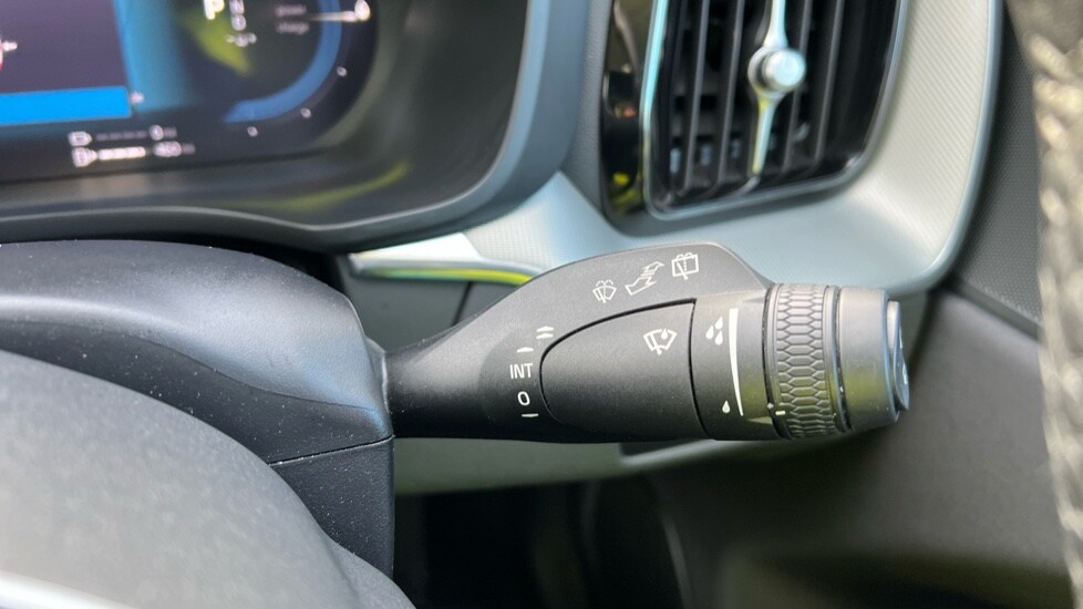 Used Volvo XC60 2023 for sale - 76552394: Photo 30