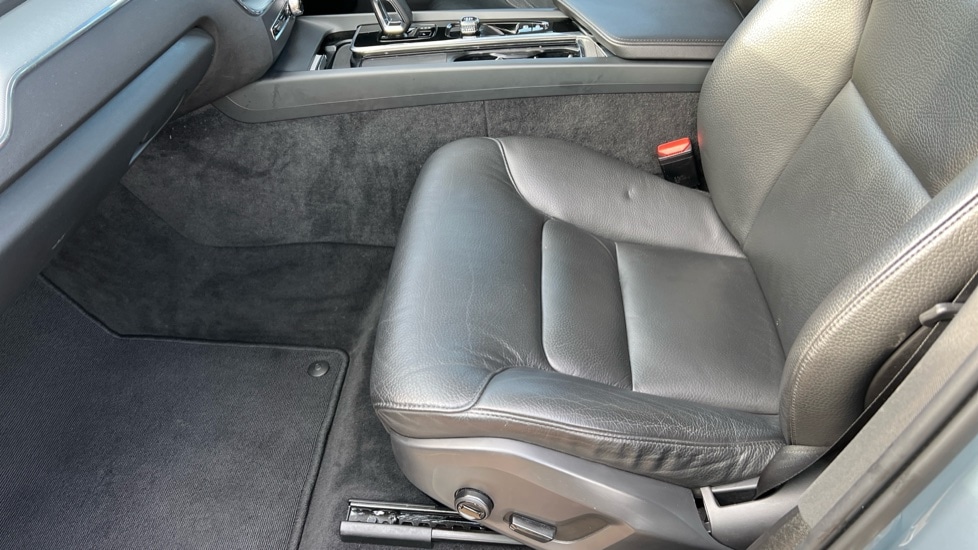 Used Volvo XC60 2023 for sale - 76552394: Photo 32