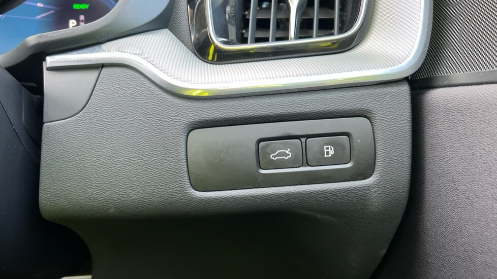 Used Volvo XC60 2023 for sale - 76552394: Photo 45