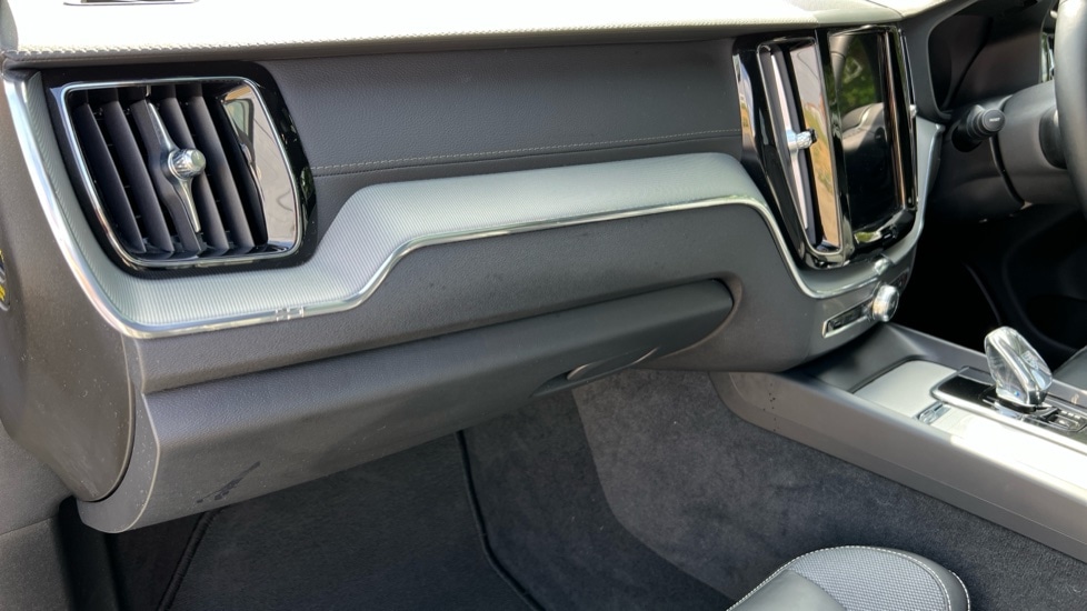 Used Volvo XC60 2024 for sale - 76696494: Photo 32