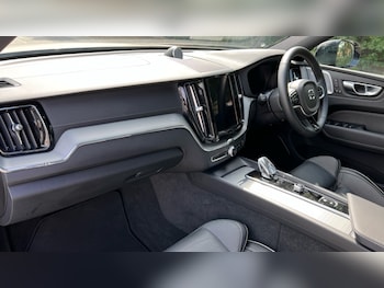 Used Volvo XC60 2024 for sale - 76696494: Photo